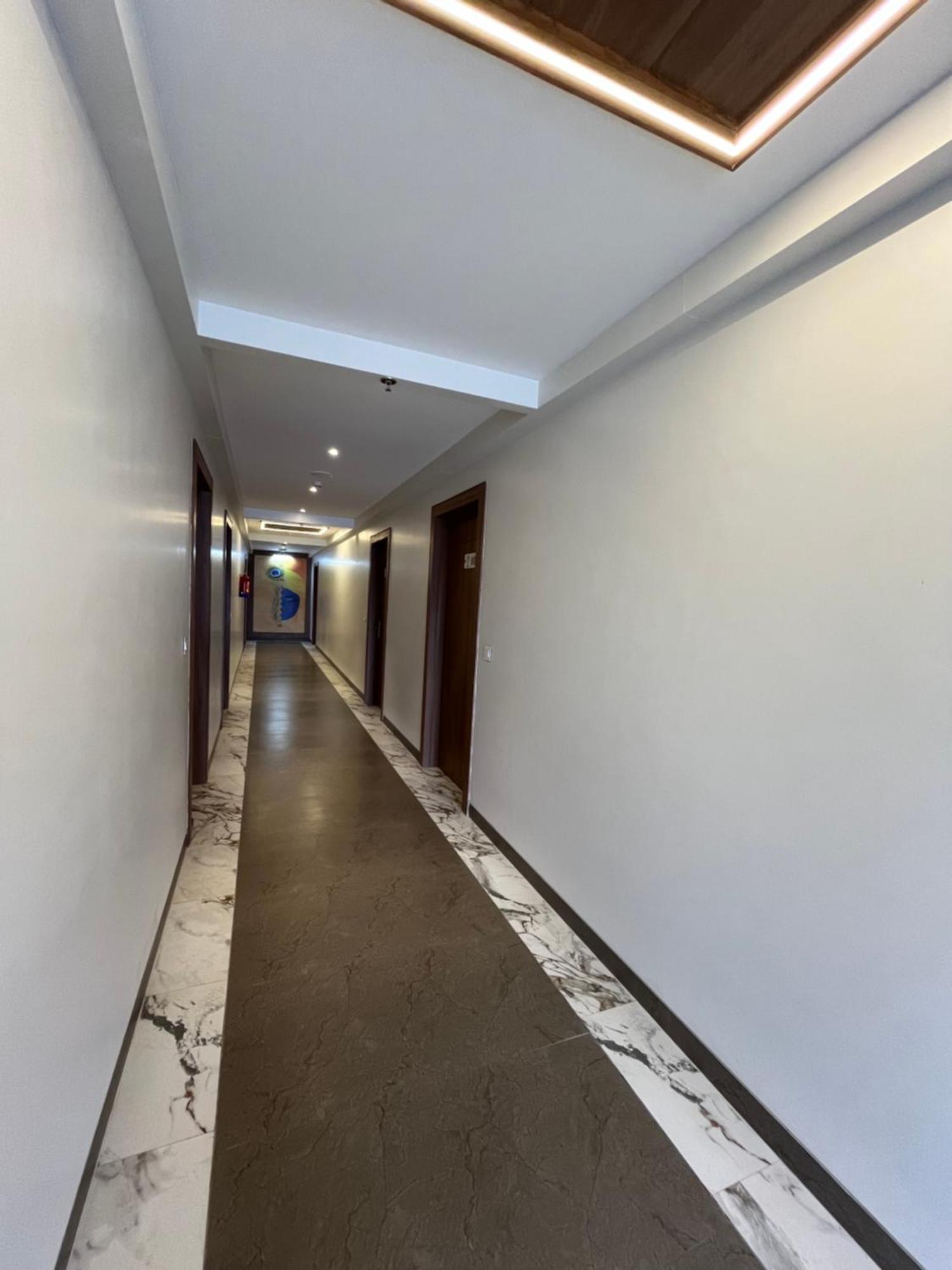 Hotel Three Seasons Vrindavan Exterior photo