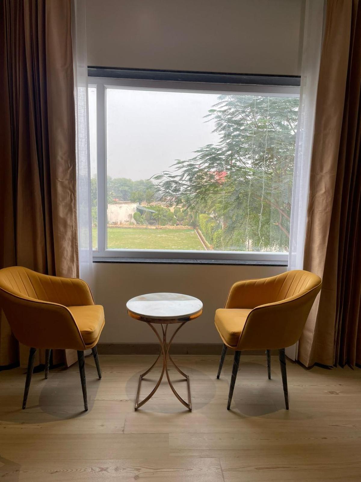 Hotel Three Seasons Vrindavan Exterior photo