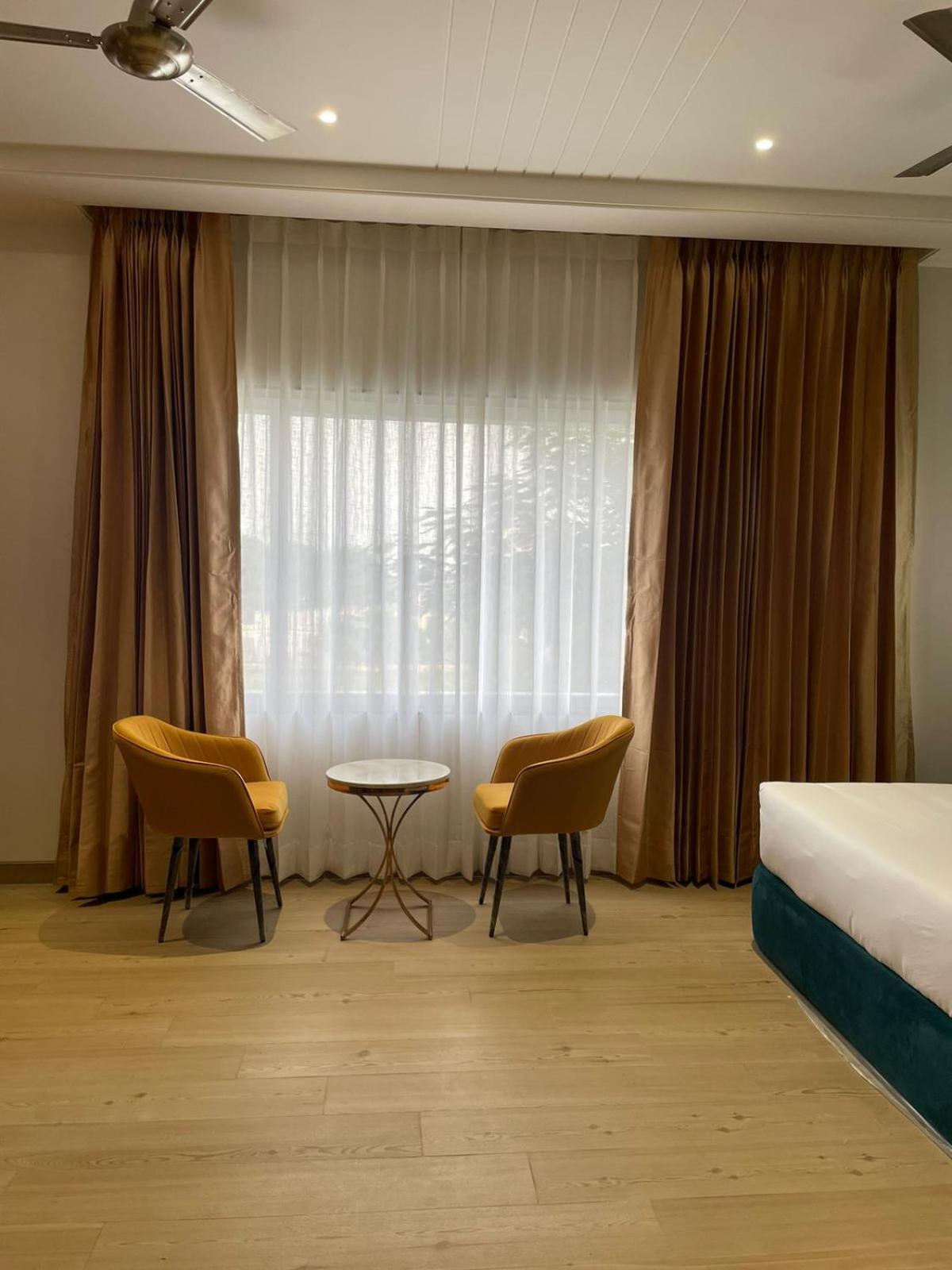 Hotel Three Seasons Vrindavan Exterior photo